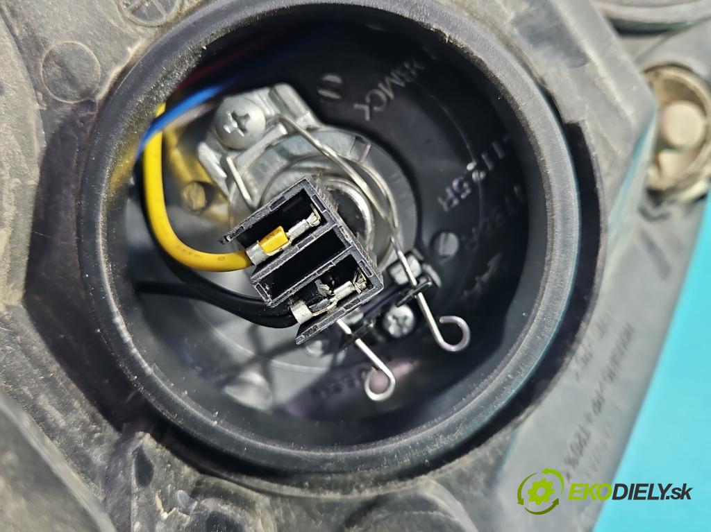 Opel Corsa C 2000-2006 1.0 12V 58 hp manual 43 kW 973 cm3 5- světlo pravý  (Pravé přední světlo)