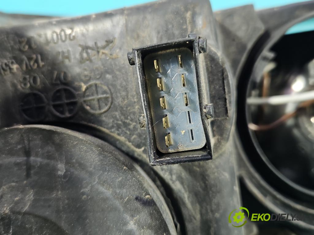 Opel Corsa C 2000-2006 1.0 12V 58 hp manual 43 kW 973 cm3 5- světlo pravý  (Pravé přední světlo)