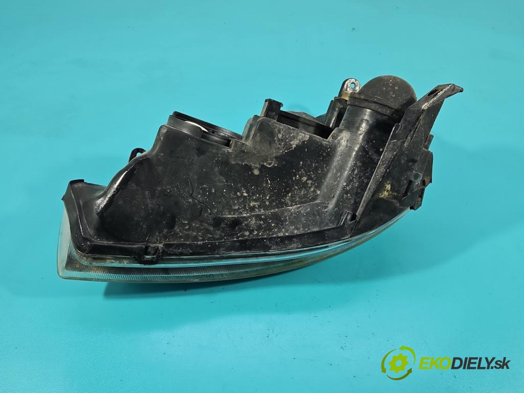 Opel Corsa C 2000-2006 1.0 12V 58 hp manual 43 kW 973 cm3 5- světlo pravý  (Pravé přední světlo)