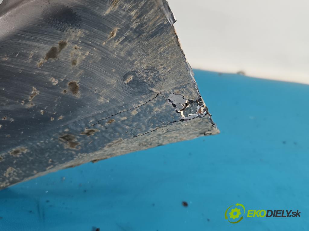 Fiat Punto Grande 1.4 8V 77 hp manual 57 kW 1368 cm3 5- blatnik přední levý  (Levý přední blatník)