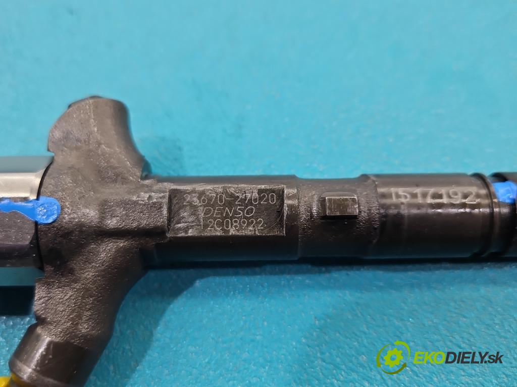 Toyota Corolla E12 2001-2009 2.0 D4D 90 HP manual 66 kW 1995 cm3 5- vstrek 23670-27020 (Vstrekovač paliva)