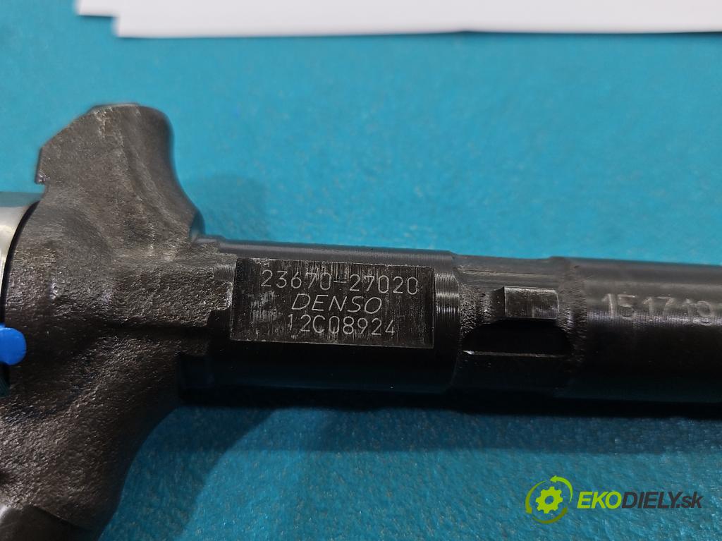 Toyota Corolla E12 2001-2009 2.0 D4D 90 HP manual 66 kW 1995 cm3 5- vstrek 23670-27020 (Vstrekovač paliva)