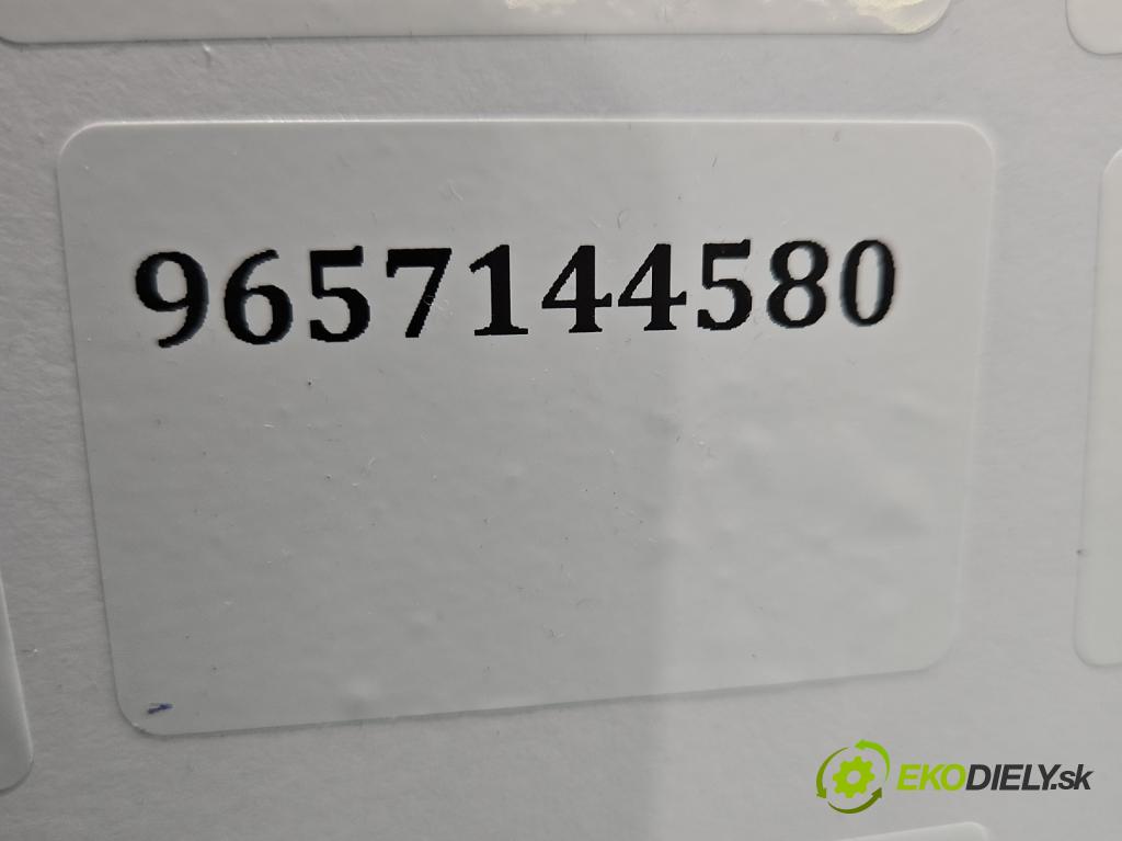 Volvo V50 2.0d 136 HP manual 100 kW 1997 cm3 5- vstrek 9657144580 (Vstrekovač paliva)