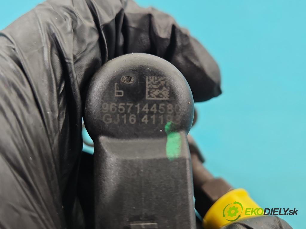 Volvo V50 2.0d 136 HP manual 100 kW 1997 cm3 5- vstrek 9657144580 (Vstrekovač paliva)