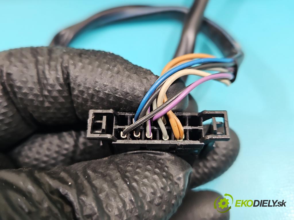 Skoda Superb I 2001-2008 1.9 tdi 116 hp manual 85 kW 1896 cm3 4- zpětné zrcátko levé  (Klika dveří ostatní)