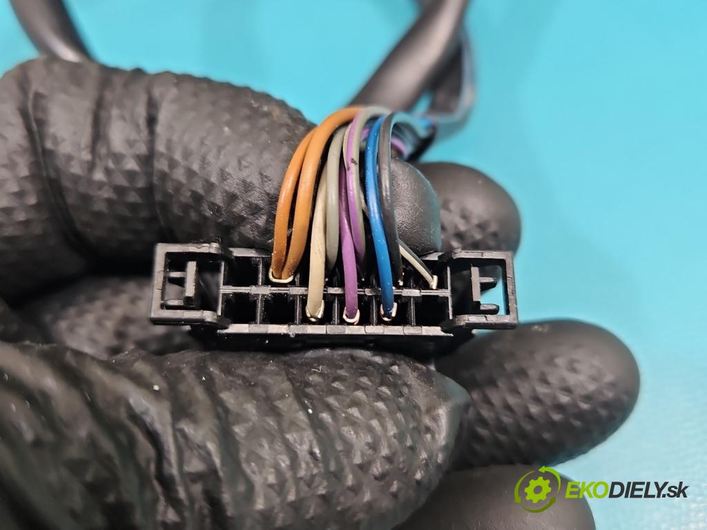 Skoda Superb I 2001-2008 1.9 tdi 116 hp manual 85 kW 1896 cm3 4- zpětné zrcátko levé  (Klika dveří ostatní)