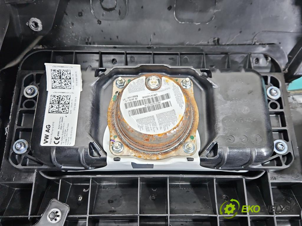 Seat Leon III 2012-2020 2.0 tdi 150 hp automatic 110 kW 1968 cm3 5- kokpit,přistrojova deska