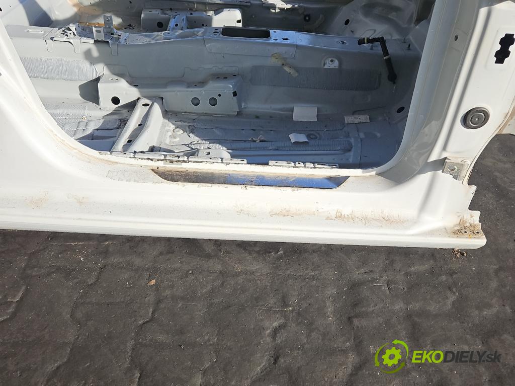 Seat Leon III 2012-2020 2.0 tdi 150 hp automatic 110 kW 1968 cm3 5- práh pravý  (Karoserie ostatní)