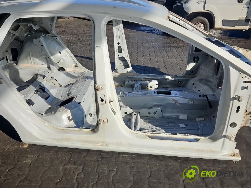 Seat Leon III 2012-2020 2.0 tdi 150 hp automatic 110 kW 1968 cm3 5- práh pravý  (Karoserie ostatní)