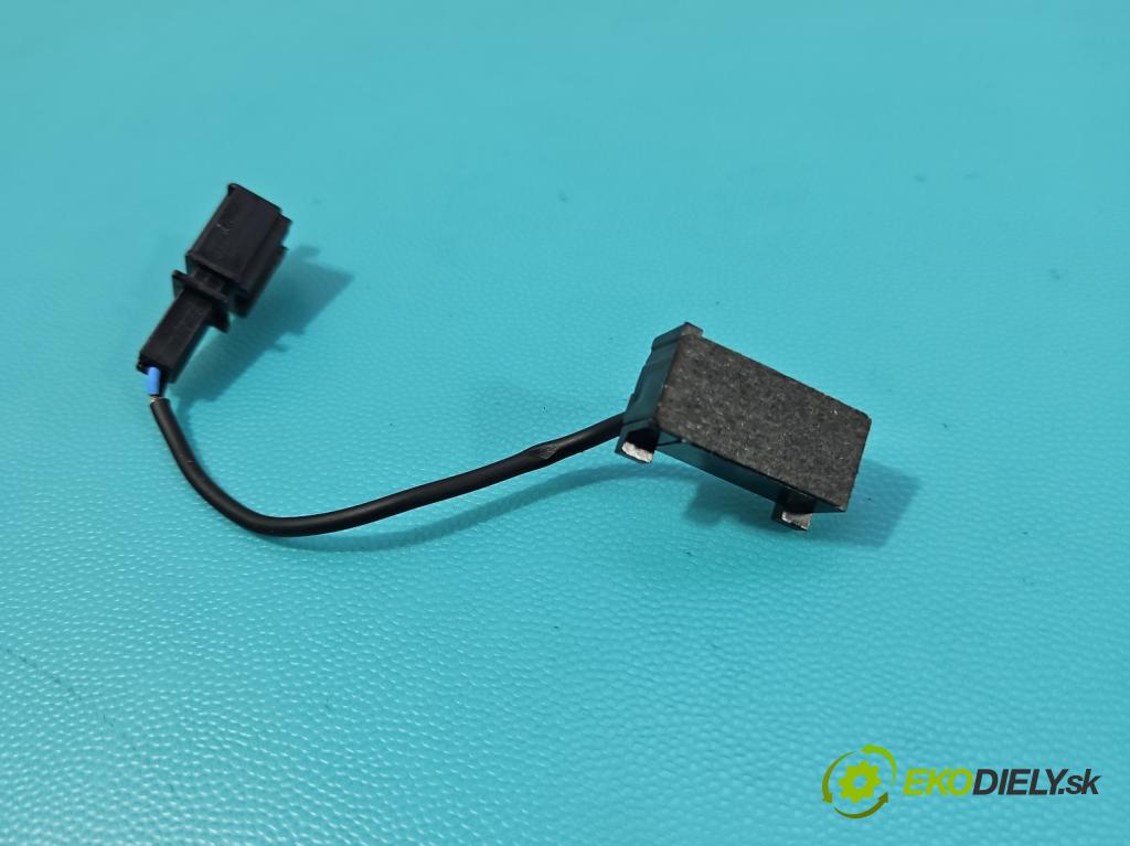 Seat Leon III 2012-2020 2.0 tdi 150 HP automatic 110 kW 1968 cm3 5- Mikrofon: 3B0035711B