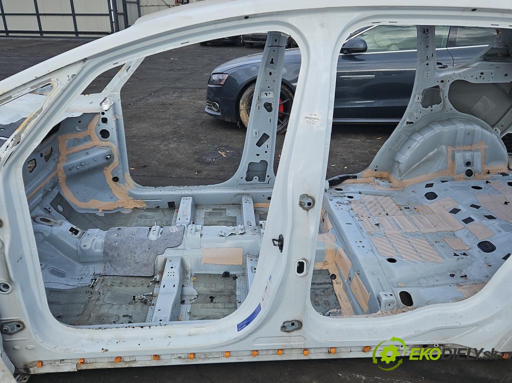 Ford S-max II 2015-2023 2.0 tdci 150 hp manual 110.3 kW 1997 cm3 5- práh levý  (Karoserie ostatní)