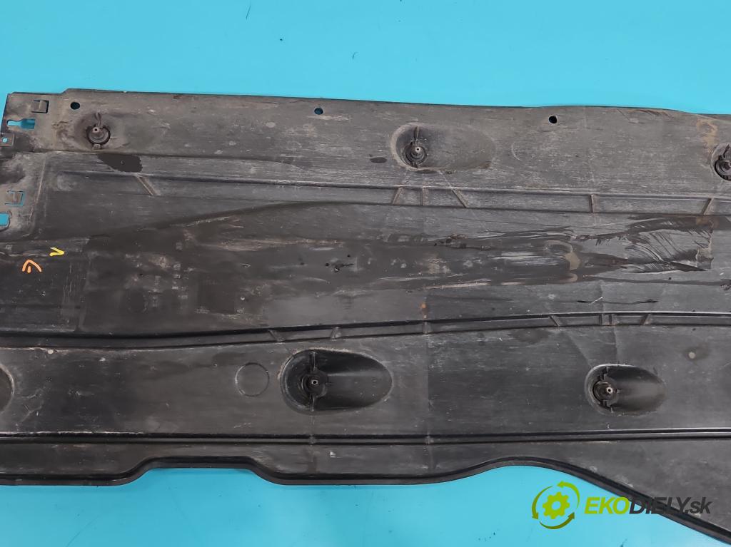 Seat Leon III 2012-2020 2.0 tdi 150 HP automatic 110 kW 1968 cm3 5- kryt plast 5Q0825201L
