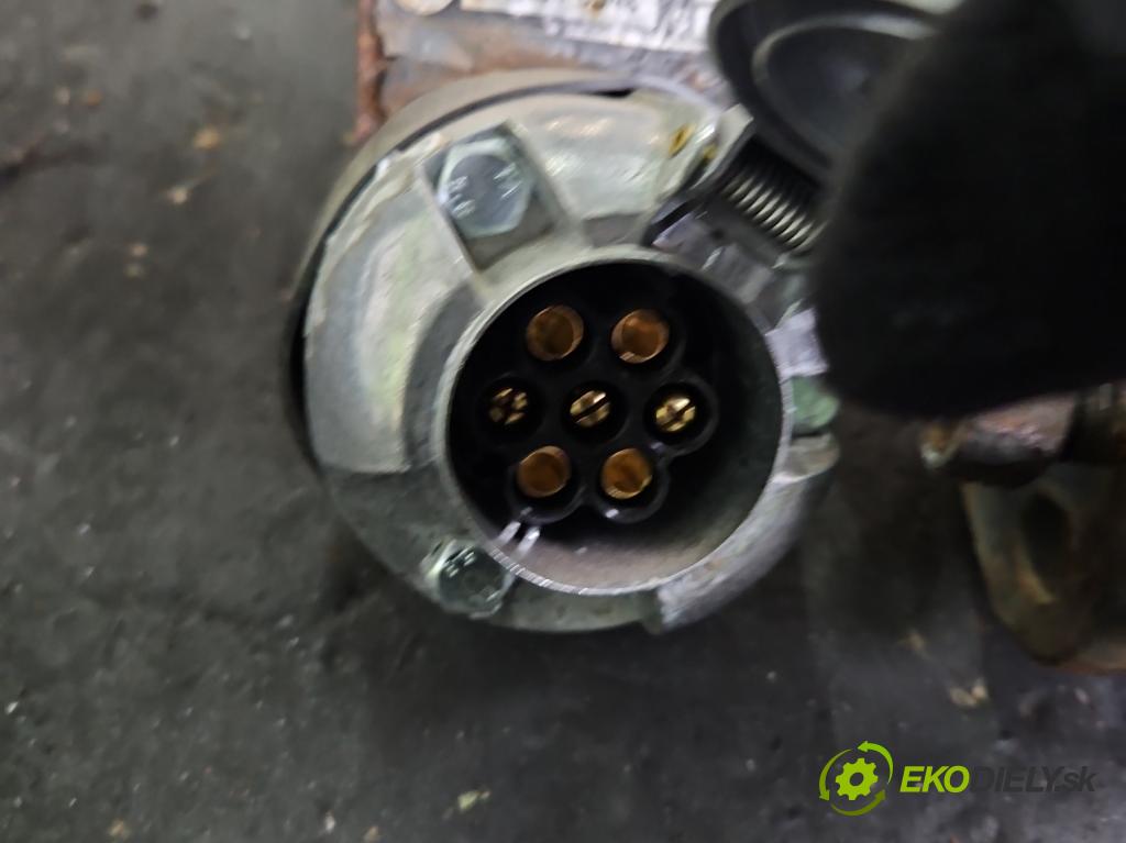 Fiat Tipo II 2015- 1.6 jtd (55260384) 120 hp manual 88 kW 1598 cm3 5- oko tažné  (Tažné zařízení)