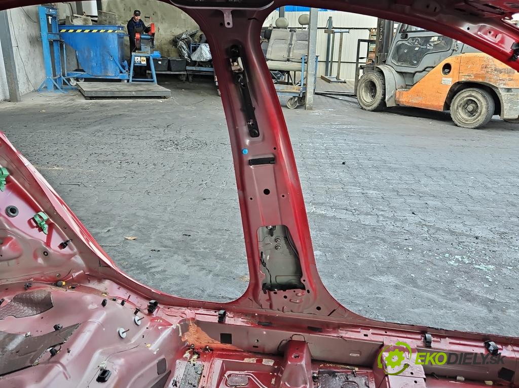 Fiat Tipo II 2015- 1.6 jtd (55260384) 120 hp manual 88 kW 1598 cm3 5- práh levý  (Karoserie ostatní)