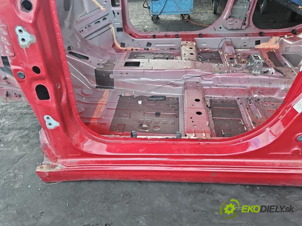 Fiat Tipo II 2015- 1.6 jtd (55260384) 120 hp manual 88 kW 1598 cm3 5- práh levý  (Karoserie ostatní)