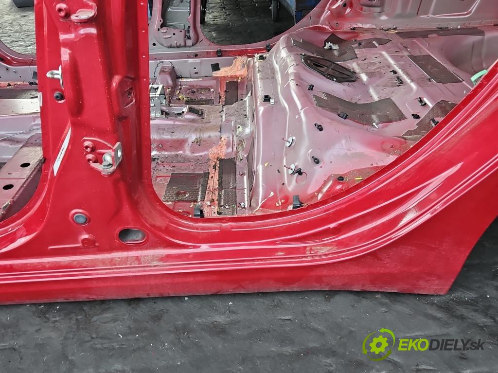 Fiat Tipo II 2015- 1.6 jtd (55260384) 120 hp manual 88 kW 1598 cm3 5- práh levý  (Karoserie ostatní)