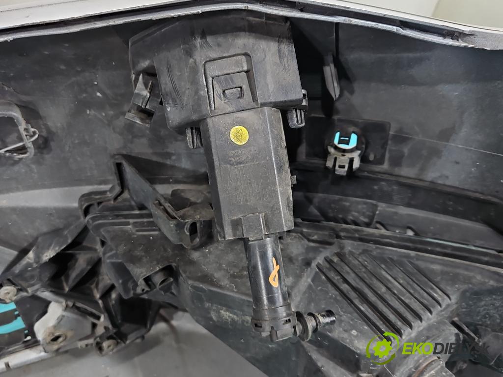 Seat Leon III 2012-2020 2.0 tdi 150 hp automatic 110 kW 1968 cm3 5- nárazník přední 5F0807595A (Klika dveří ostatní)