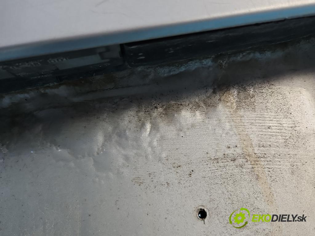 Bmw 5 E39 1996-2003 3.0d 193 hp automatic 142 kW 2926 cm3 5- zadní kufrové dveře  (Zadní kapota (kufr))