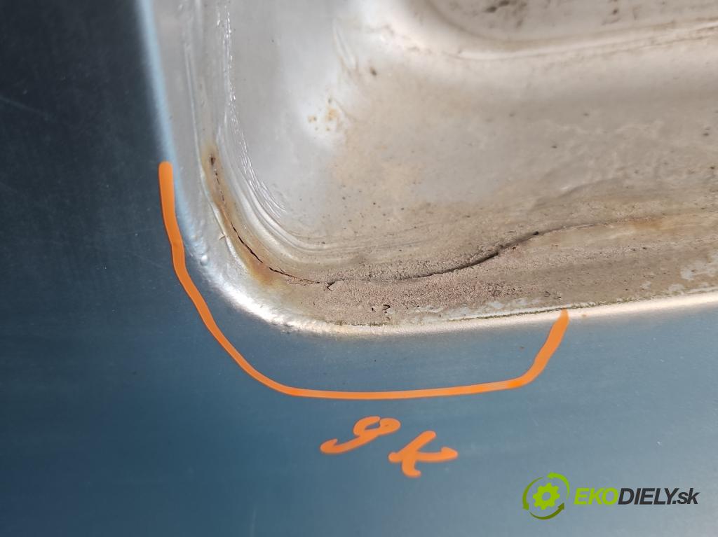 Bmw 5 E39 1996-2003 3.0d 193 hp automatic 142 kW 2926 cm3 5- zadní kufrové dveře  (Zadní kapota (kufr))