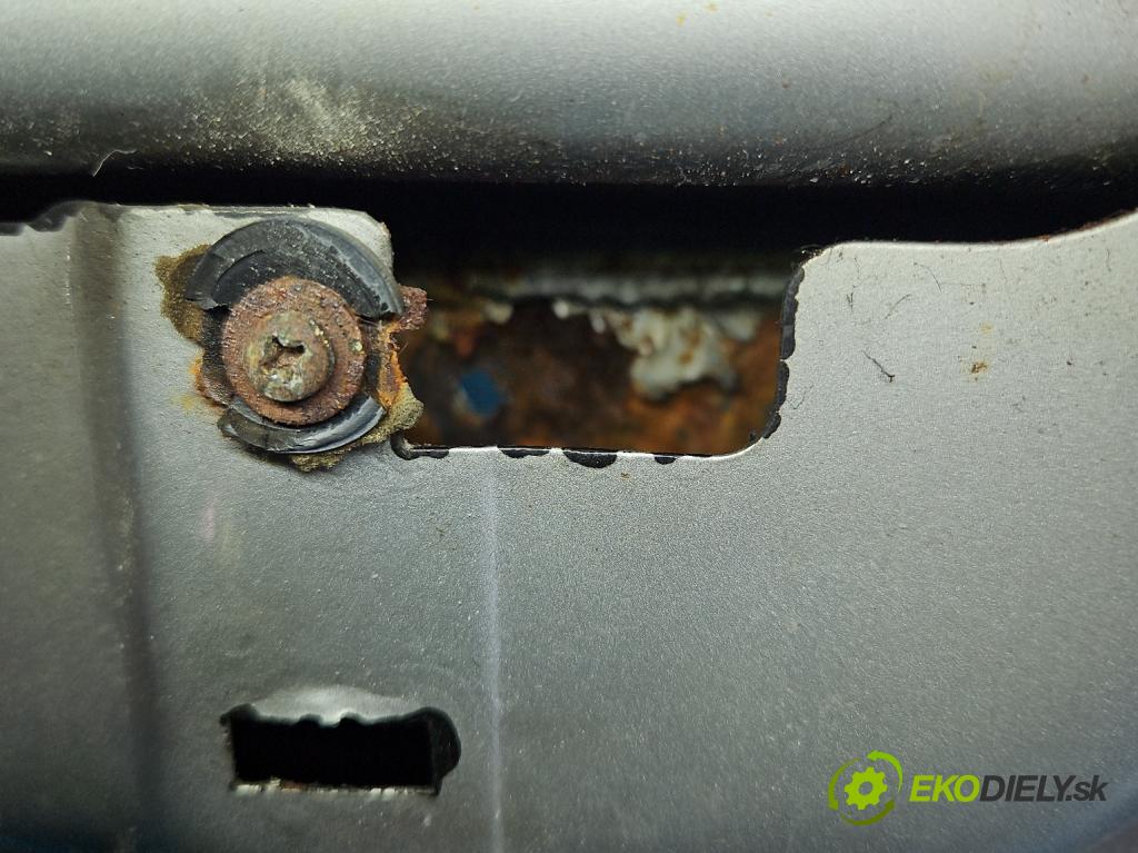 Bmw 5 E39 1996-2003 3.0d 193 hp automatic 142 kW 2926 cm3 5- zadní kufrové dveře  (Zadní kapota (kufr))