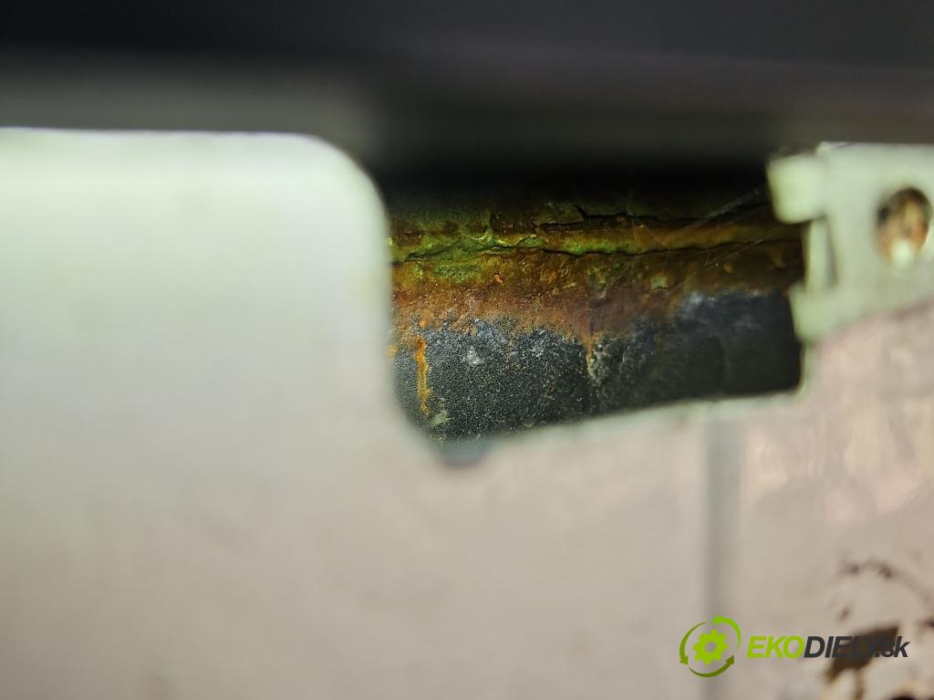 Bmw 5 E39 1996-2003 3.0d 193 hp automatic 142 kW 2926 cm3 5- zadní kufrové dveře  (Zadní kapota (kufr))