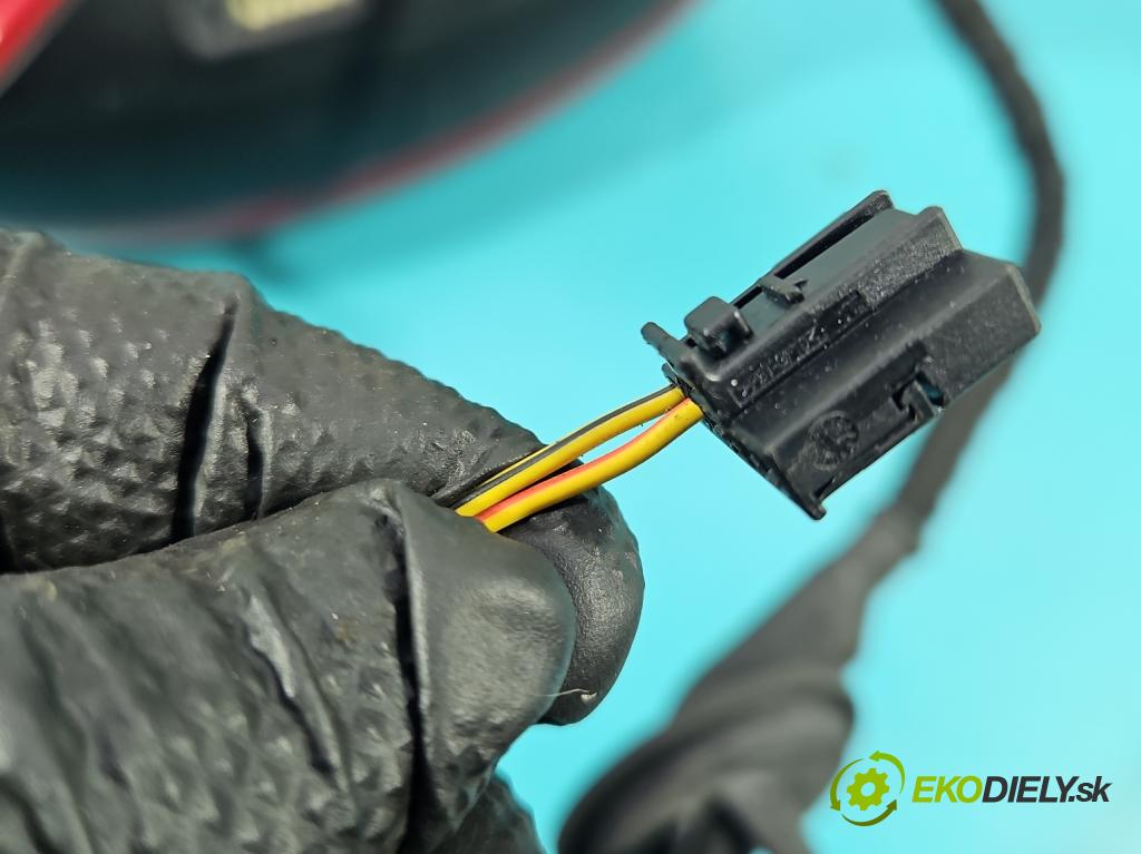 Porsche Panamera I 970 2009-2016 3.0 v6 420hp automatic 309 kW 2997 cm3 5- zpětné zrcátko levé  (Klika dveří ostatní)