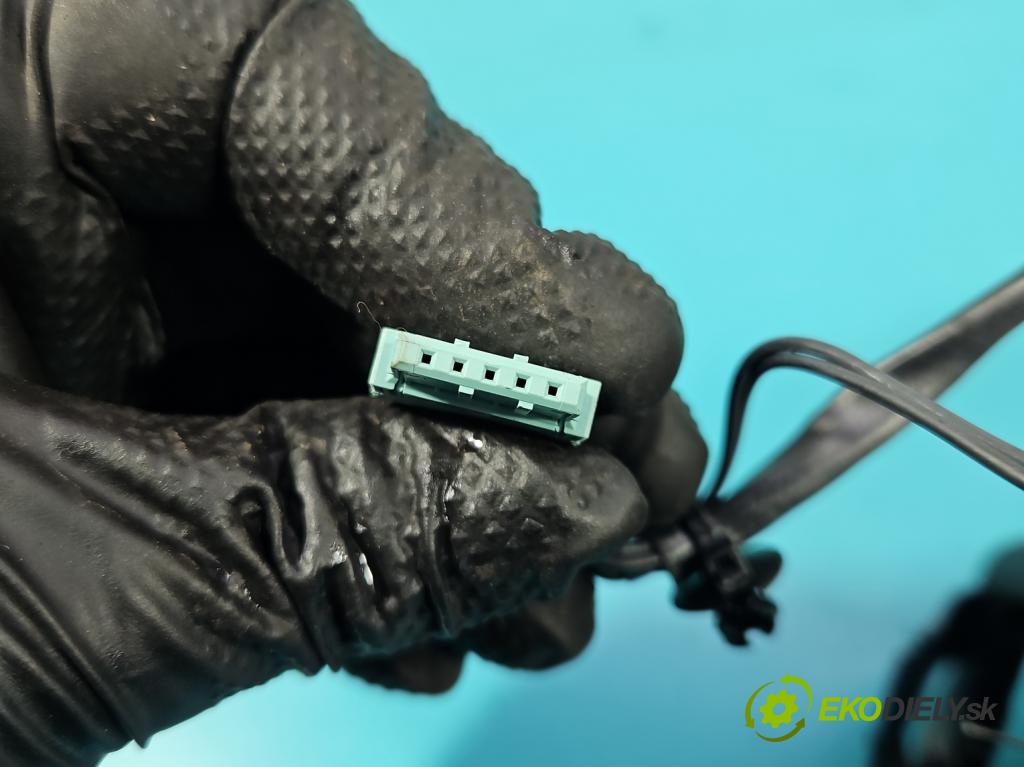 Porsche Panamera I 970 2009-2016 3.0 v6 420hp automatic 309 kW 2997 cm3 5- čočka reflektor: pravé části