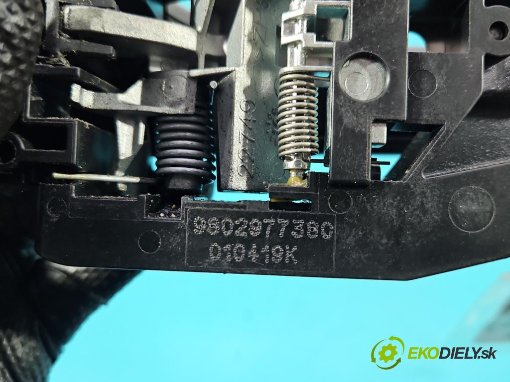 Citroen C4 Grand Picasso II 2013-2022 2.0 HDI 163 HP automatic 120 kW 1997 cm3 5- rukoväť predné ľavé mimo: 9802977380 (Kľučka dverí vonkajšia predná ľavá)