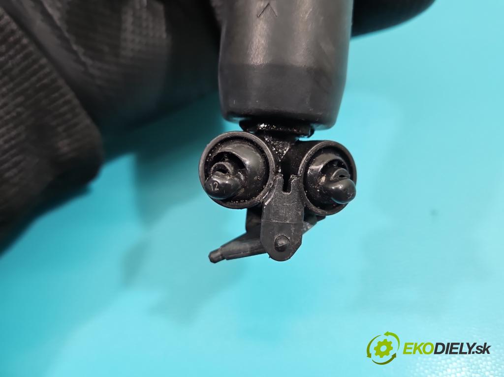 Skoda Superb I 2001-2008 1.9 tdi 116 HP manual 85 kW 1896 cm3 4- ostrekovač reflektor: ľavý 3U0955979 (Motorček ostrekovačov)