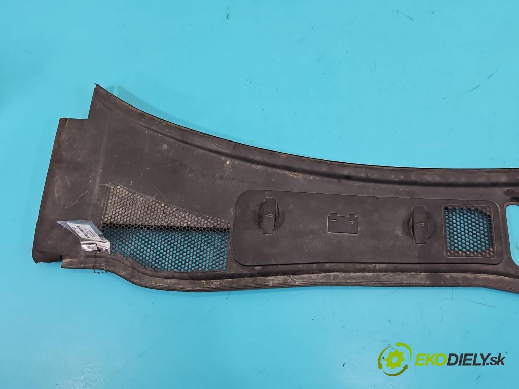 Skoda Superb I 2001-2008 1.9 tdi 116 HP manual 85 kW 1896 cm3 4- torpédo 3B1819417D (Torpédo (plast pod čelným sklom))