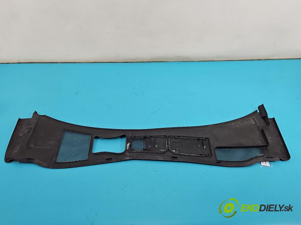 Skoda Superb I 2001-2008 1.9 tdi 116 HP manual 85 kW 1896 cm3 4- torpédo 3B1819417D (Torpédo (plast pod čelným sklom))