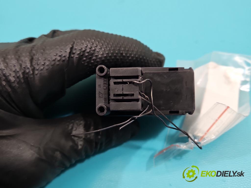 Audi Q5 2008-2016 3.0 tfsi: 272 HP automatic 200 kW 2995 cm3 5- prepínač brzda: ručný 8K1927225E (Prepínacie páčky pod volantom)