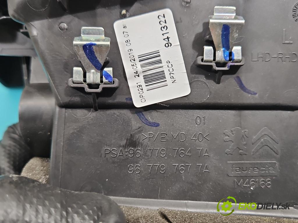 Citroen C4 Grand Picasso II 2013-2022 2.0 HDI 163 HP automatic 120 kW 1997 cm3 5- Mřížka: kúrenia ostatné 967797647A