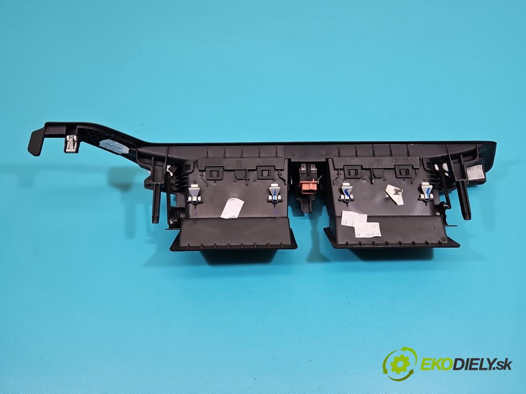 Citroen C4 Grand Picasso II 2013-2022 2.0 HDI 163 hp automatic 120 kW 1997 cm3 5- Mřížka: topení medián: 967797317A (Mřížka topení)