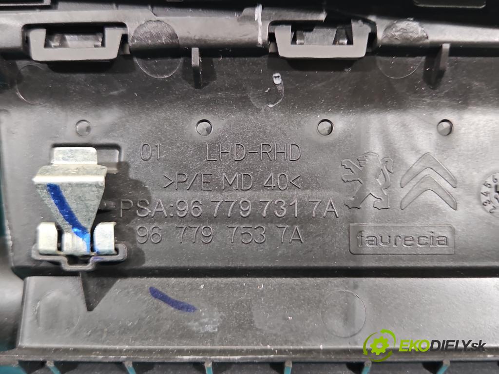 Citroen C4 Grand Picasso II 2013-2022 2.0 HDI 163 hp automatic 120 kW 1997 cm3 5- Mřížka: topení medián: 967797317A (Mřížka topení)