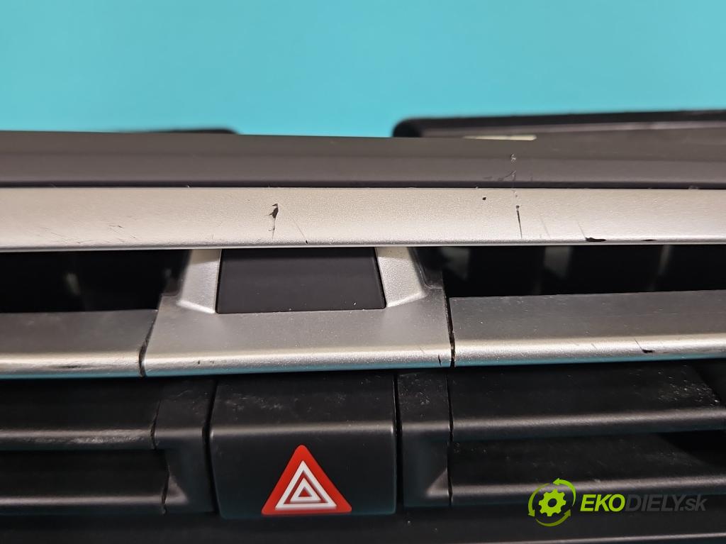 Citroen C4 Grand Picasso II 2013-2022 2.0 HDI 163 hp automatic 120 kW 1997 cm3 5- Mřížka: topení medián: 967797317A (Mřížka topení)