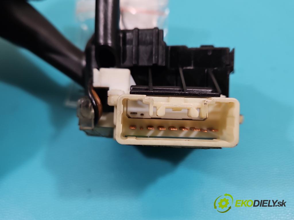 Toyota Corolla E12 2001-2009 1.6 vvti 110 HP manual 81 kW 1598 cm3 3- prepínač smeroviek 1736482 (Prepínacie páčky pod volantom)