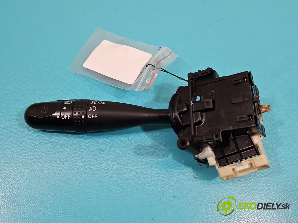 Toyota Corolla E12 2001-2009 1.6 vvti 110 HP manual 81 kW 1598 cm3 3- prepínač smeroviek 1736482 (Prepínacie páčky pod volantom)