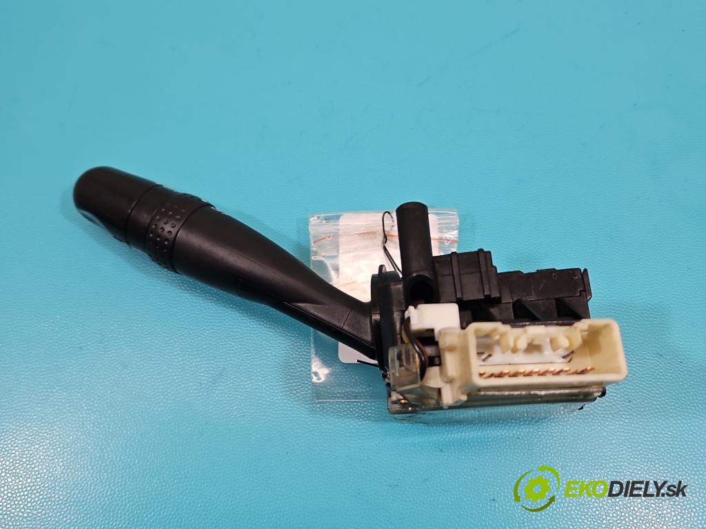 Toyota Corolla E12 2001-2009 1.6 vvti 110 HP manual 81 kW 1598 cm3 3- prepínač smeroviek 1736482 (Prepínacie páčky pod volantom)