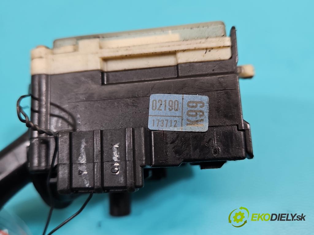 Toyota Corolla E12 2001-2009 1.6 vvti 110 HP manual 81 kW 1598 cm3 3- prepínač smeroviek 1736482 (Prepínacie páčky pod volantom)