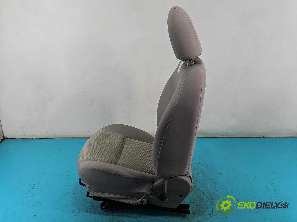 Nissan Micra K13 2010-2017 1.2 16v 80 hp manual 59 kW 1198 cm3 5- Sedadlo pravý  (Sedadlo)