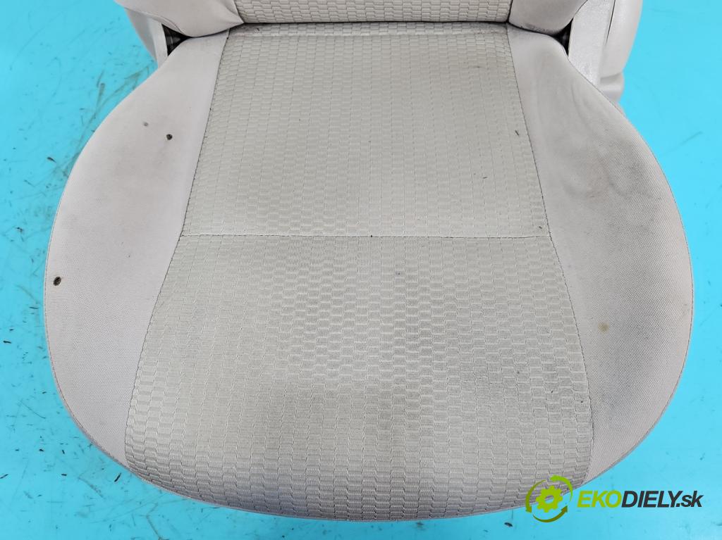 Nissan Micra K13 2010-2017 1.2 16v 80 HP manual 59 kW 1198 cm3 5- Sedačka ľavý  (Sedadlo)