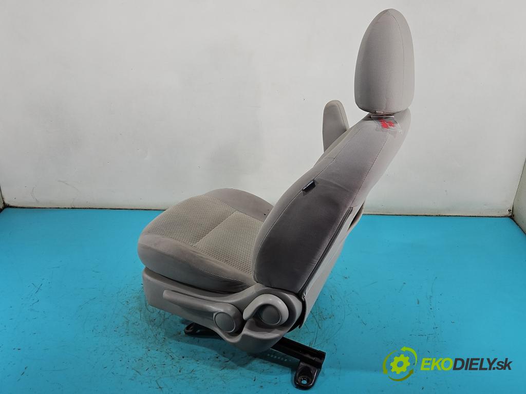 Nissan Micra K13 2010-2017 1.2 16v 80 HP manual 59 kW 1198 cm3 5- Sedačka ľavý  (Sedadlo)