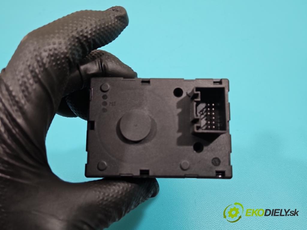 Porsche Panamera I 970 2009-2016 3.0 v6 420 hp automatic 309 kW 2997 cm3 5- Spínačka 7PP905865F (Spínacia skrinka)