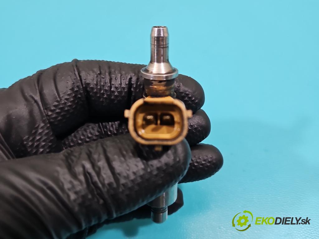 Toyota Avensis II T25 2003-2008 2.0 d4d 126 HP manual 93 kW 1998 cm3 5- vstrek 23710-26011 (Vstrekovač paliva)