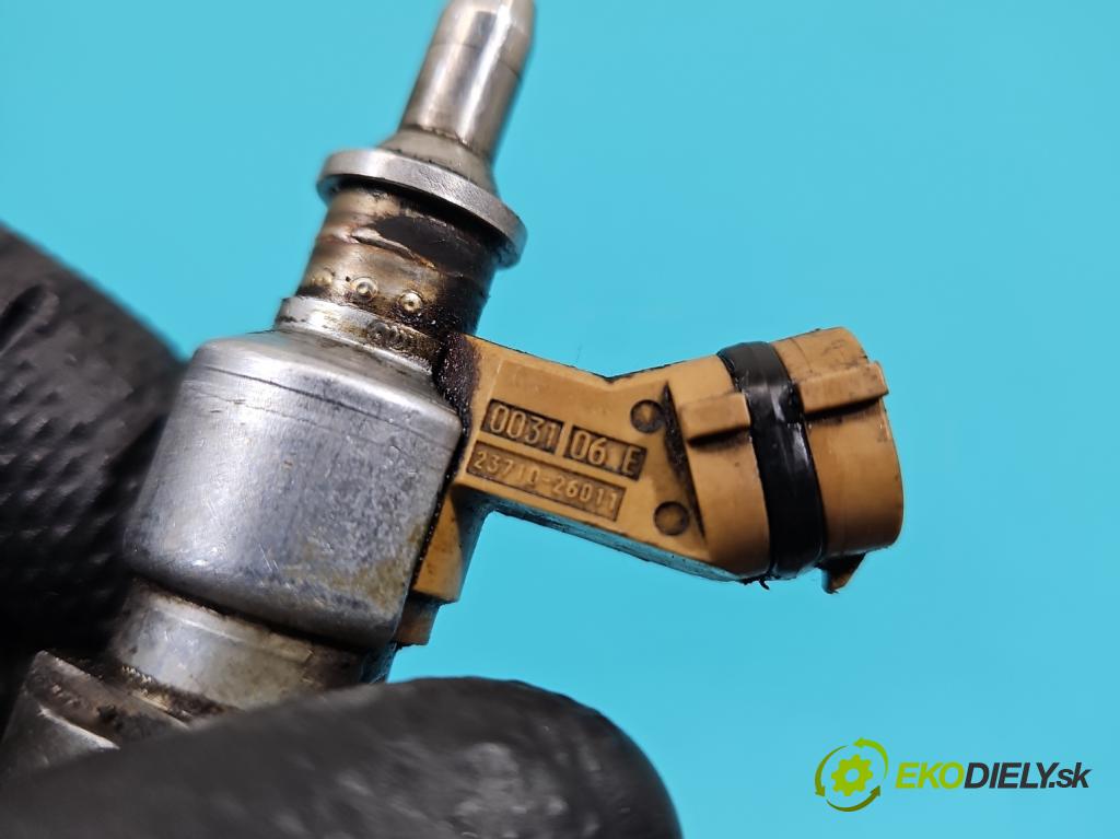 Toyota Avensis II T25 2003-2008 2.0 d4d 126 HP manual 93 kW 1998 cm3 5- vstrek 23710-26011 (Vstrekovač paliva)