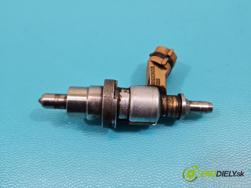 Toyota Avensis II T25 2003-2008 2.0 d4d 126 HP manual 93 kW 1998 cm3 5- vstrek 23710-26011 (Vstrekovač paliva)