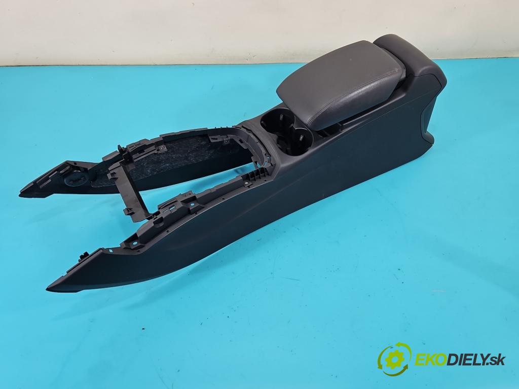 Audi Q5 2008-2016 3.0 tfsi: 272 HP automatic 200 kW 2995 cm3 5- operadlo 8R0864981 (Lakťová opierka)