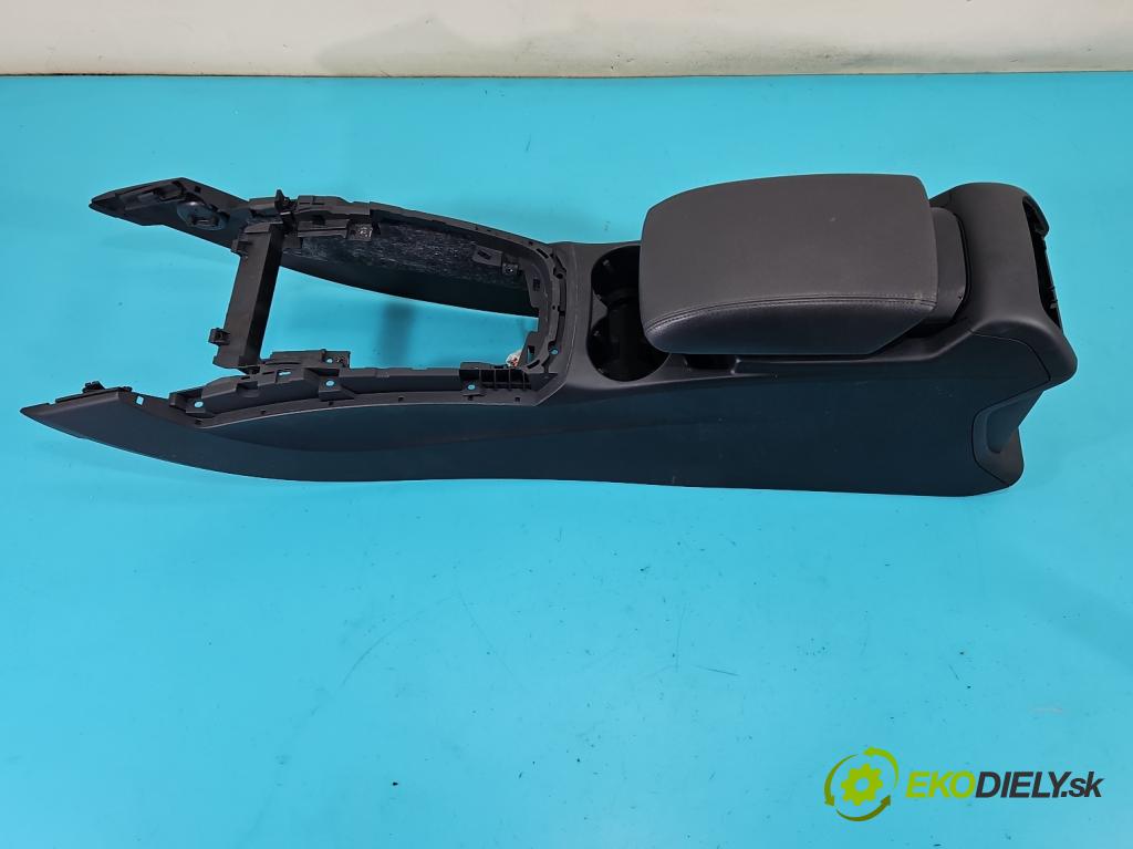 Audi Q5 2008-2016 3.0 tfsi: 272 HP automatic 200 kW 2995 cm3 5- operadlo 8R0864981 (Lakťová opierka)