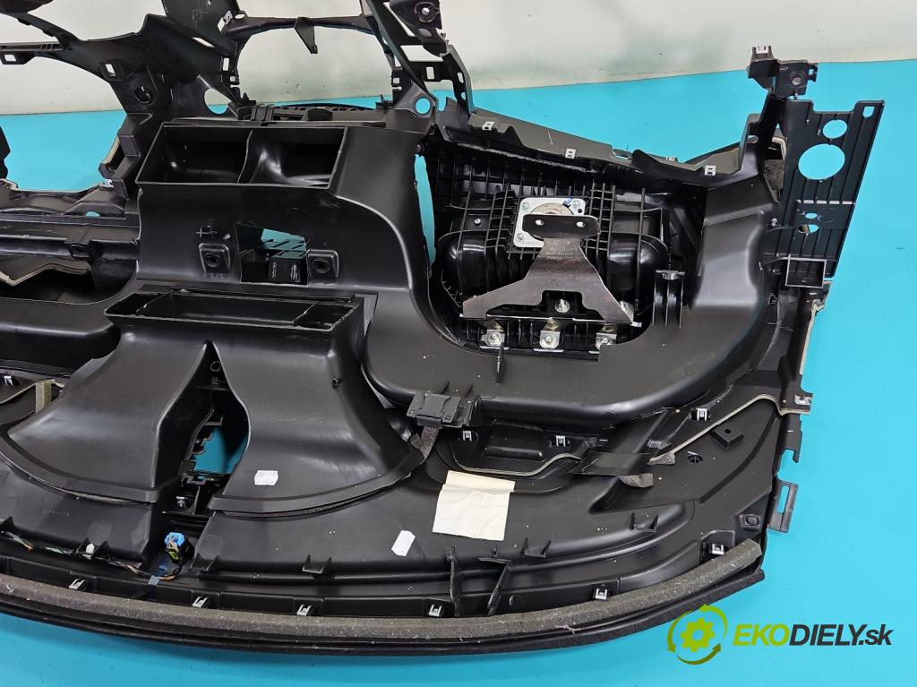 Ford Kuga Mk2 2013-2019 1.5 120 hp manual 88.3 kW 1498 cm3 5- kokpit,přistrojova deska